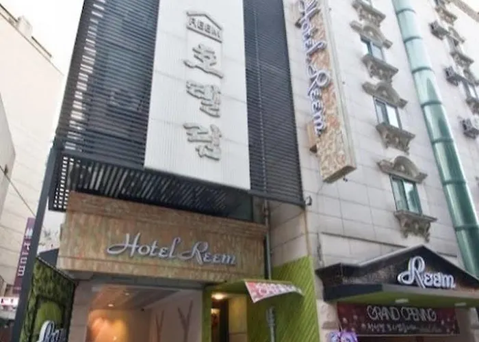 Reem Hotel